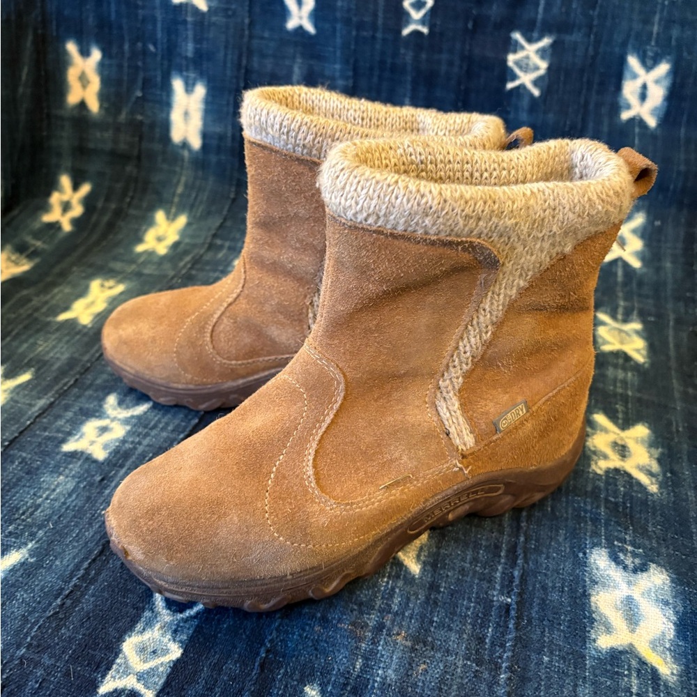 Kids Merrell Jungla Moc pull on winter boots size 1.